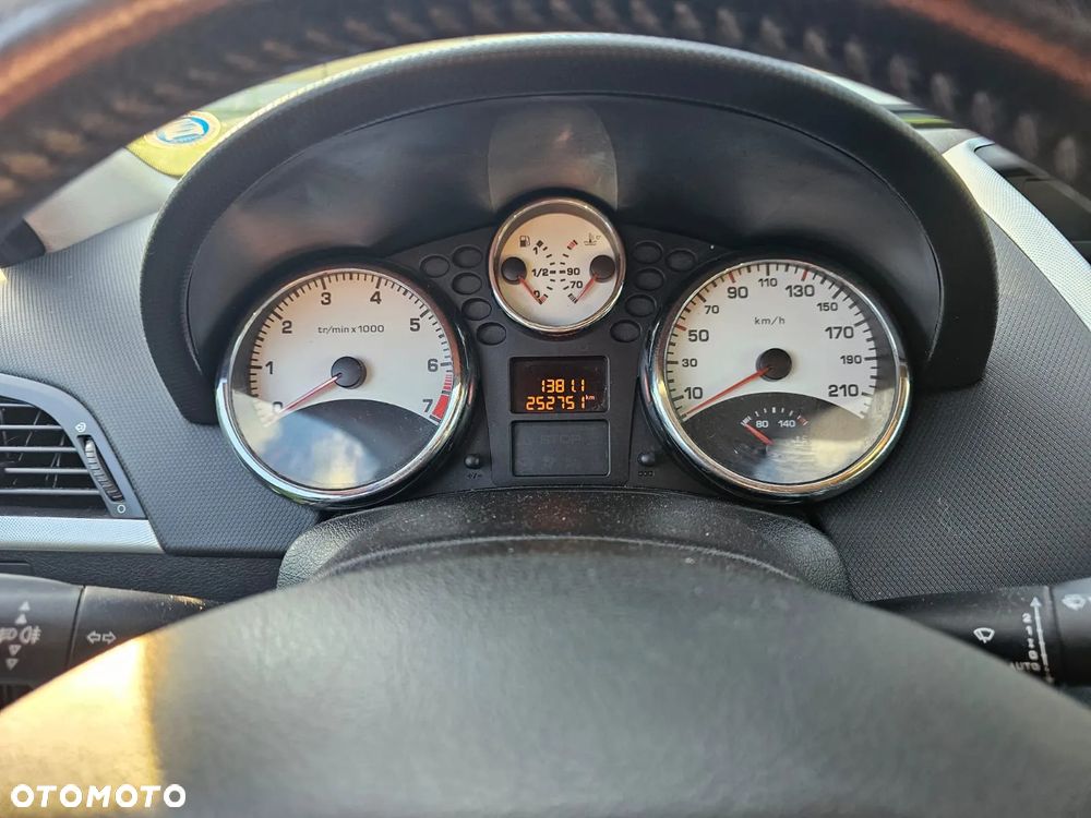 Peugeot 207 1.4 16V Trendy - 3