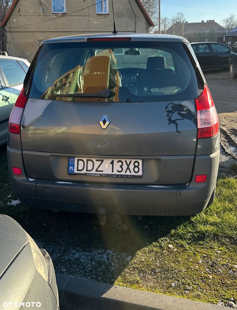 Renault Scenic 1.5 dCi Confort Authentique - 11