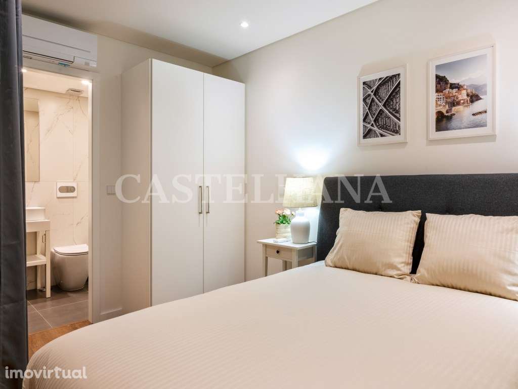 Apartamento T1+1 com varanda na zona histórica do Porto - Grande imagem: 4/88