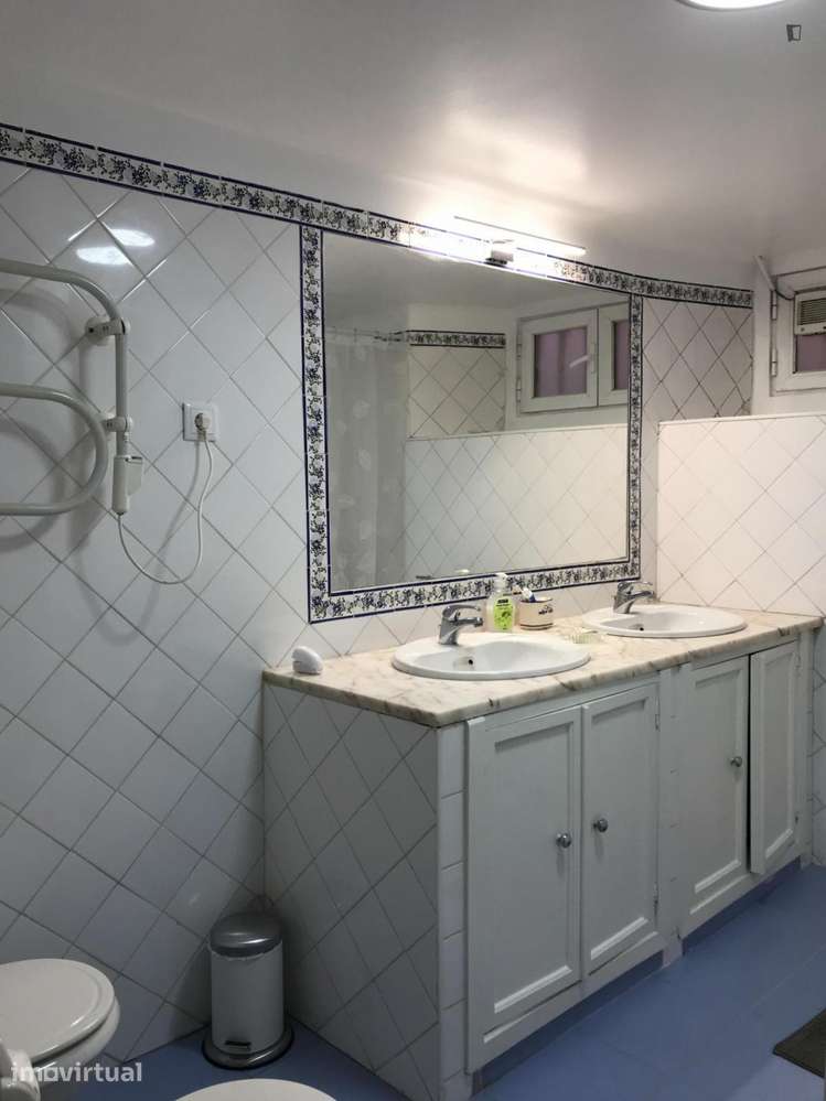 Quarto - localizado em Alameda Lisbon - Grande imagem: 2/14