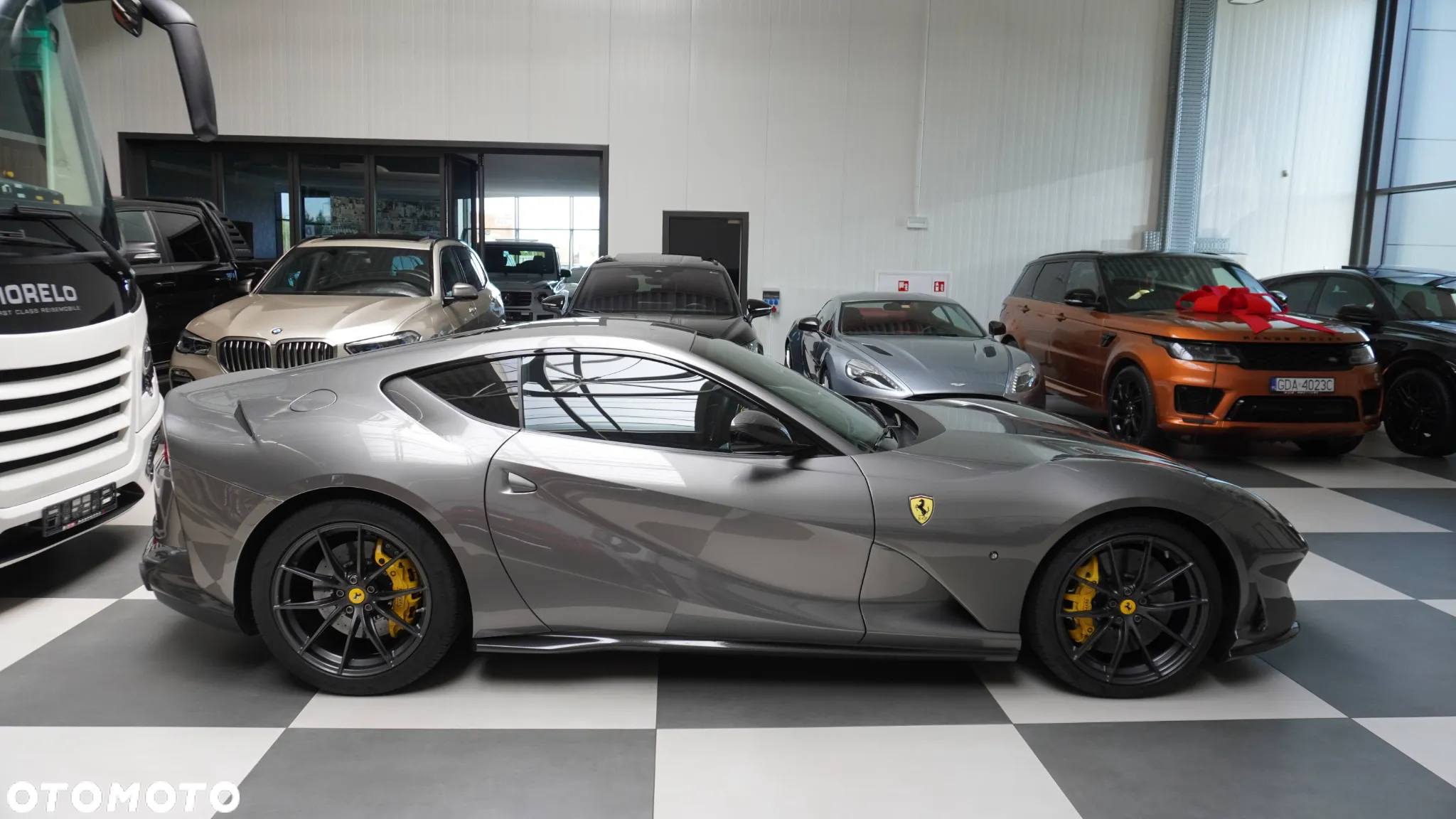 Ferrari 812 Superfast - 15