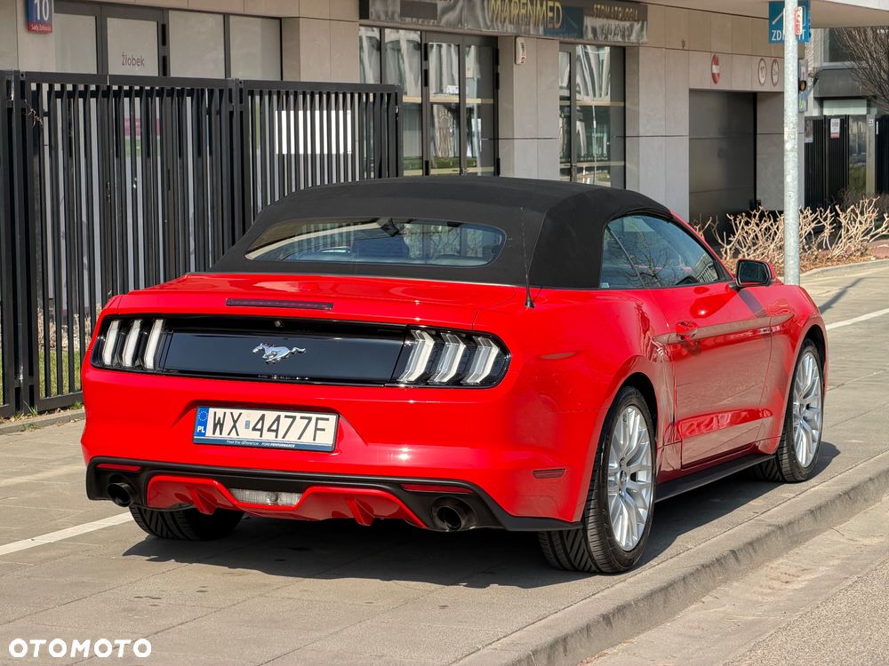 Ford Mustang - 36