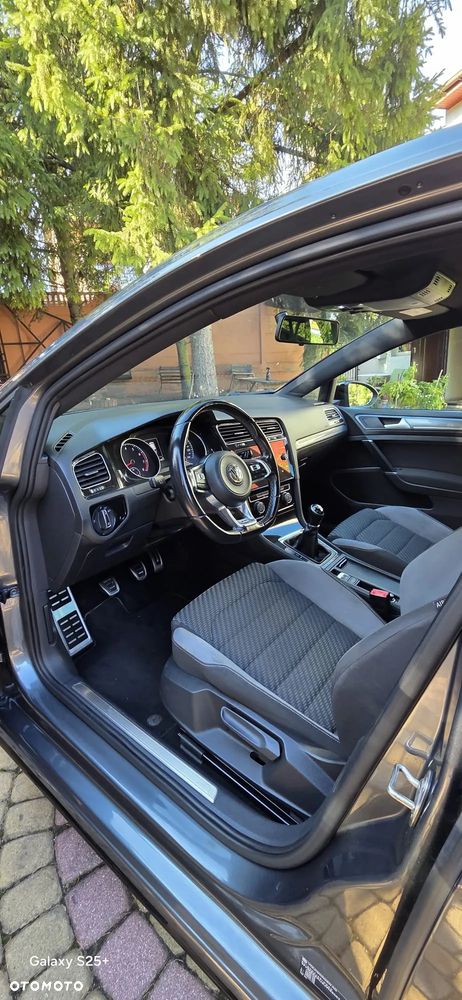 Volkswagen Golf - 8