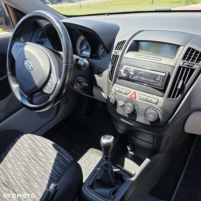 Kia Ceed 1.6 Comfort + - 12