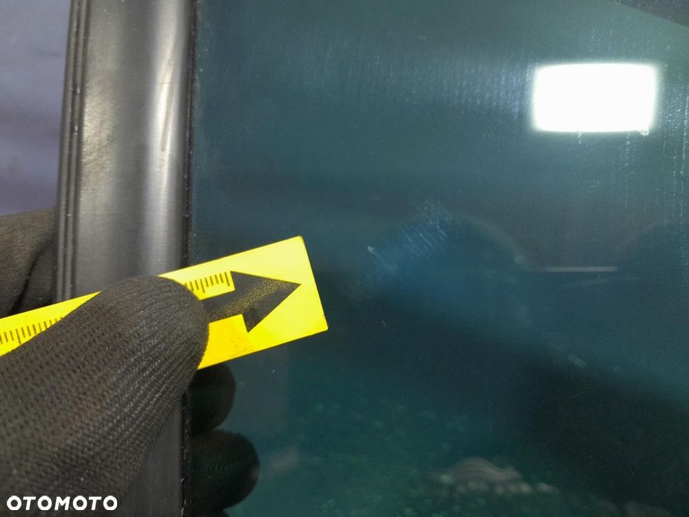 SKODA SUPERB III LIFT HB SZYBA USZCZELKA DRZWI TYŁ LEWA - 2