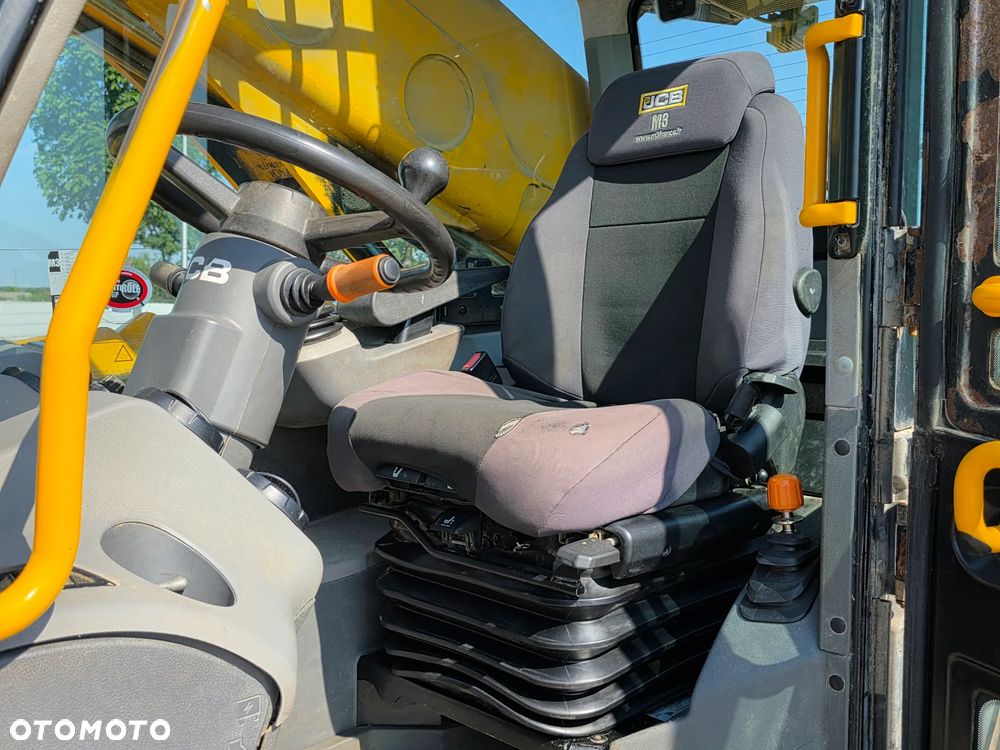 JCB 542-70 Agri Super 2020R - 24