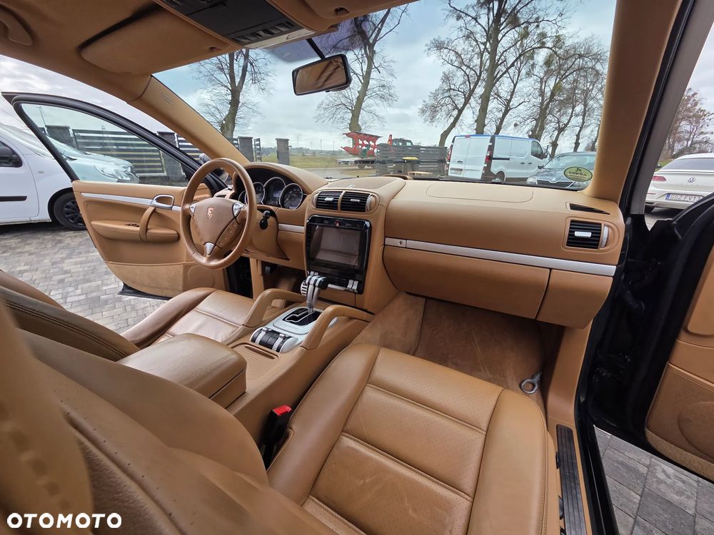 Porsche Cayenne - 18