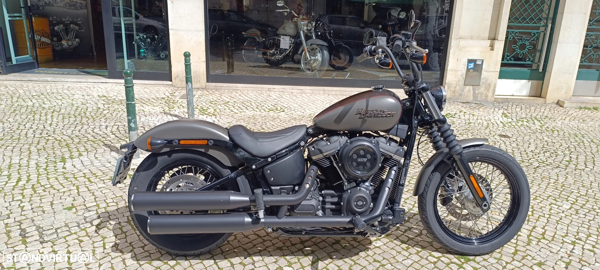 Harley-Davidson Softail STREET BOB 107 - 7