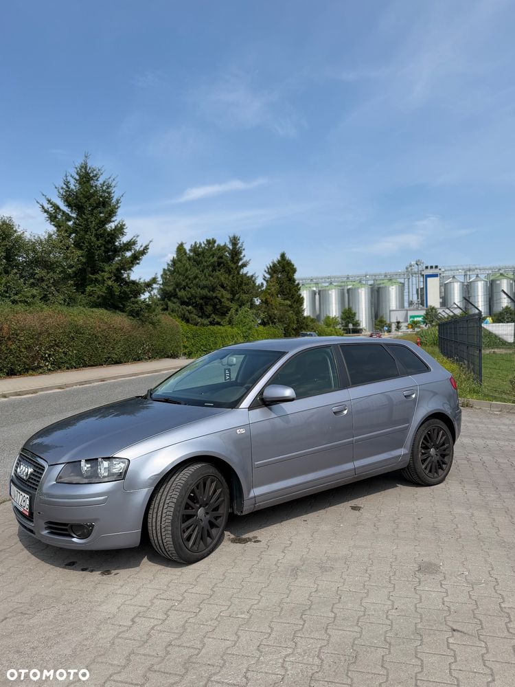 Audi A3 Sportback 1.6 FSI Ambiente - 2