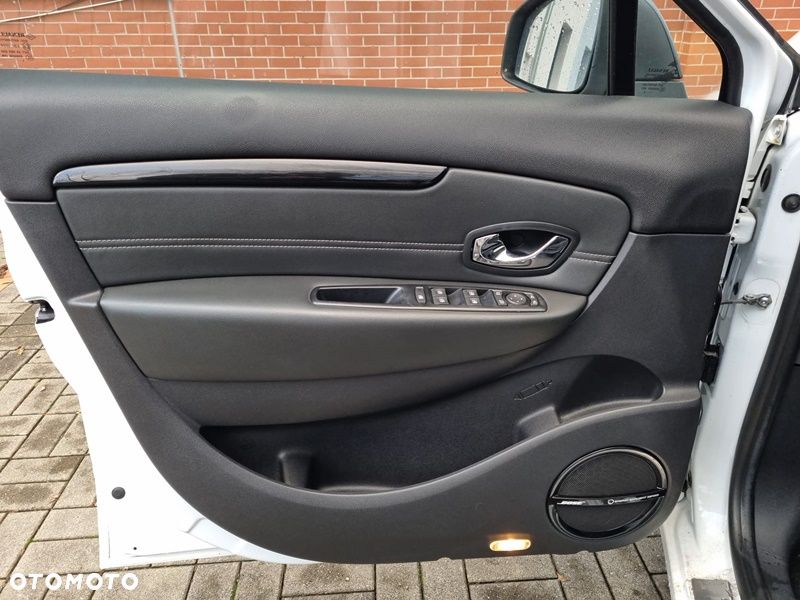 Renault Scenic dCi 160 Bose Edition - 16