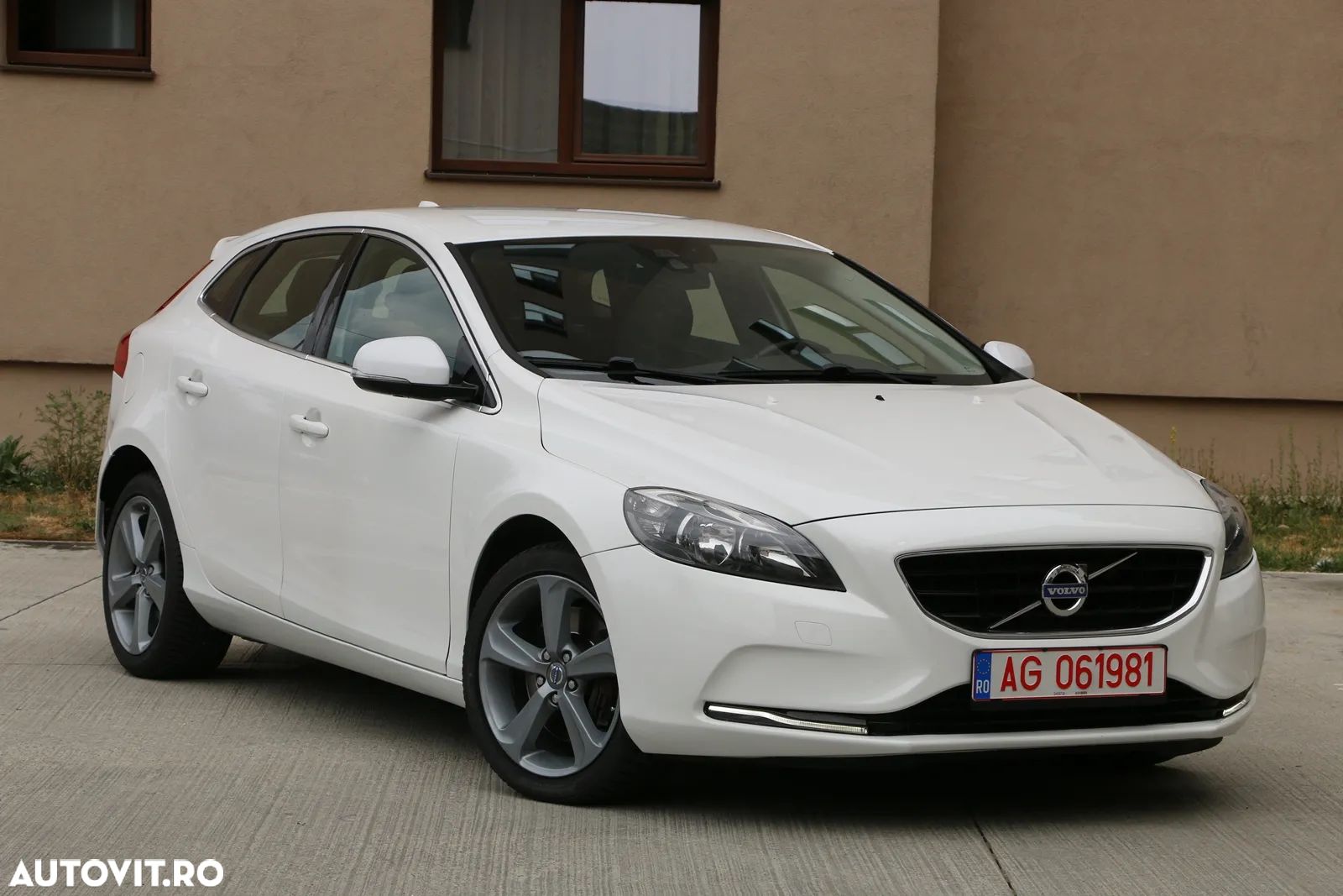 Volvo V40 D3 Geartronic Summum - 1