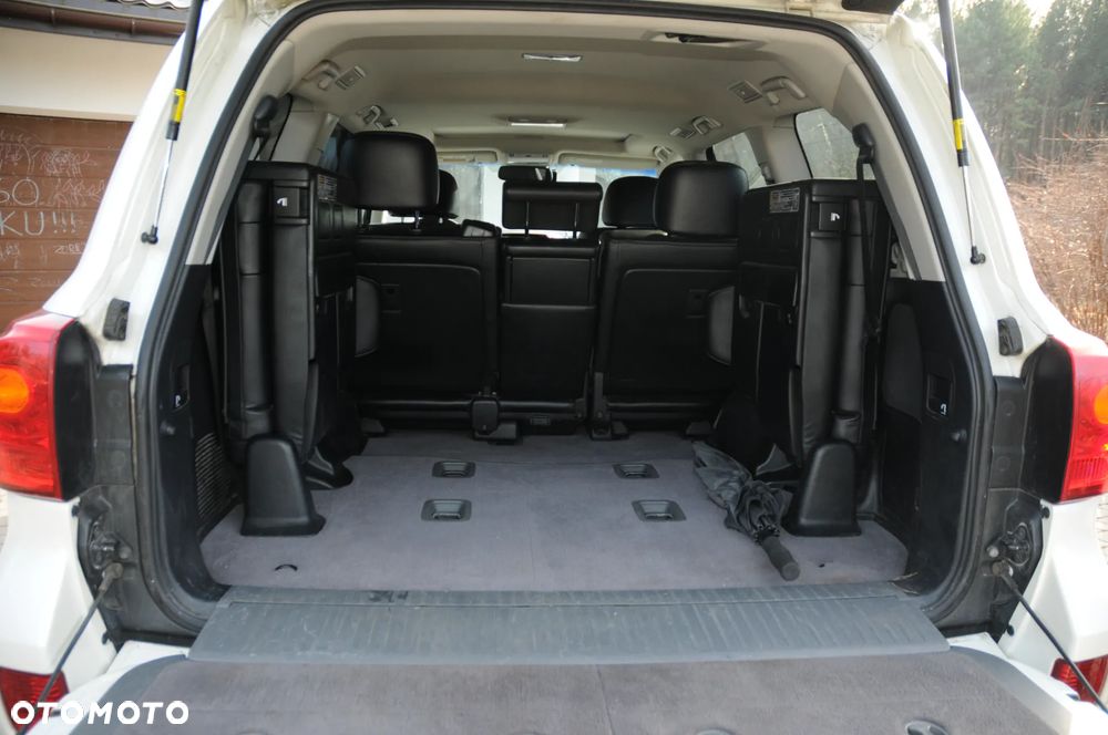 Toyota Land Cruiser - 31