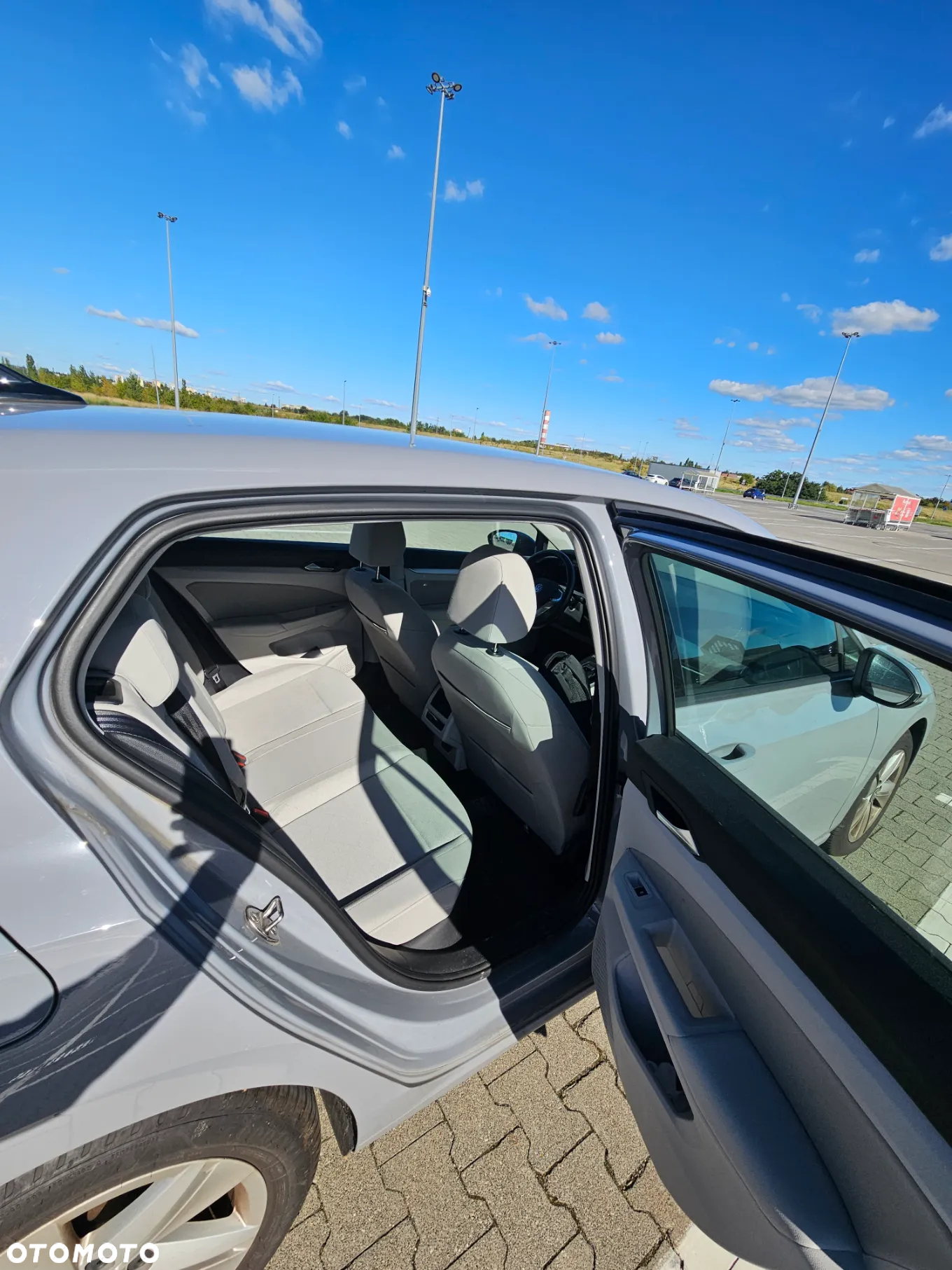 Volkswagen Golf VIII 1.5 eTSI EVO Life DSG - 6