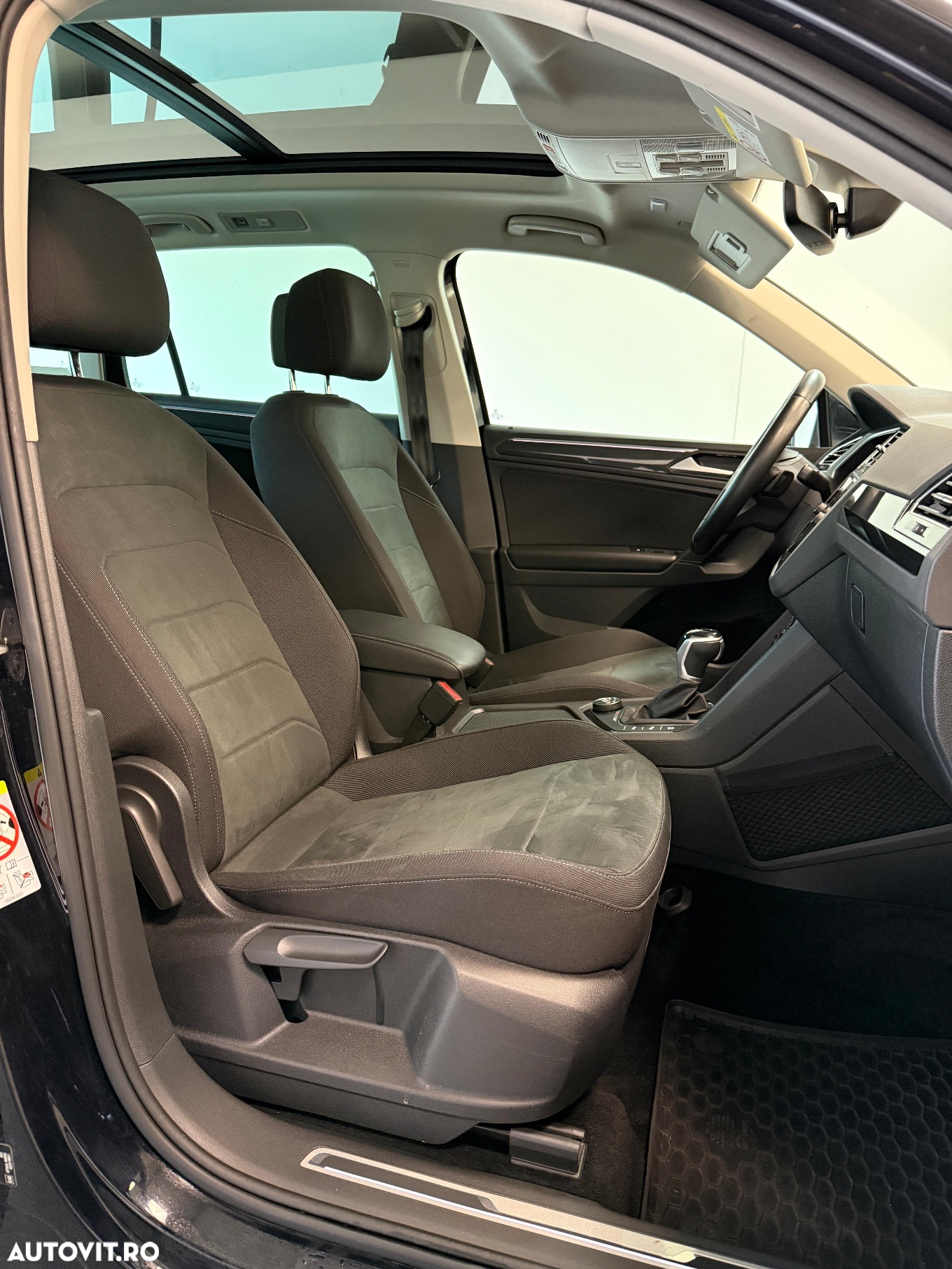 Volkswagen Tiguan 2.0 TDI SCR 4MOTION DSG Elegance - 32