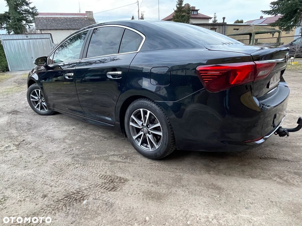 Toyota Avensis 1.8 Premium - 24