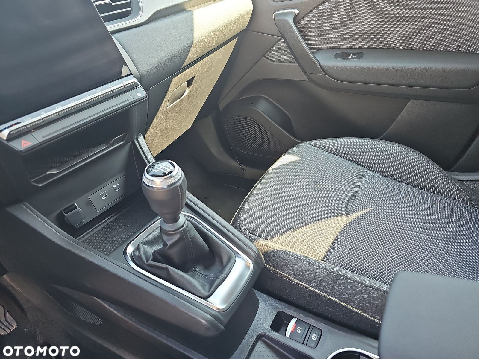 Renault Captur 1.0 TCe Techno - 17