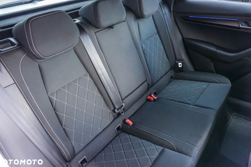 Skoda Karoq 2.0 TSI 4x4 Sportline DSG - 36