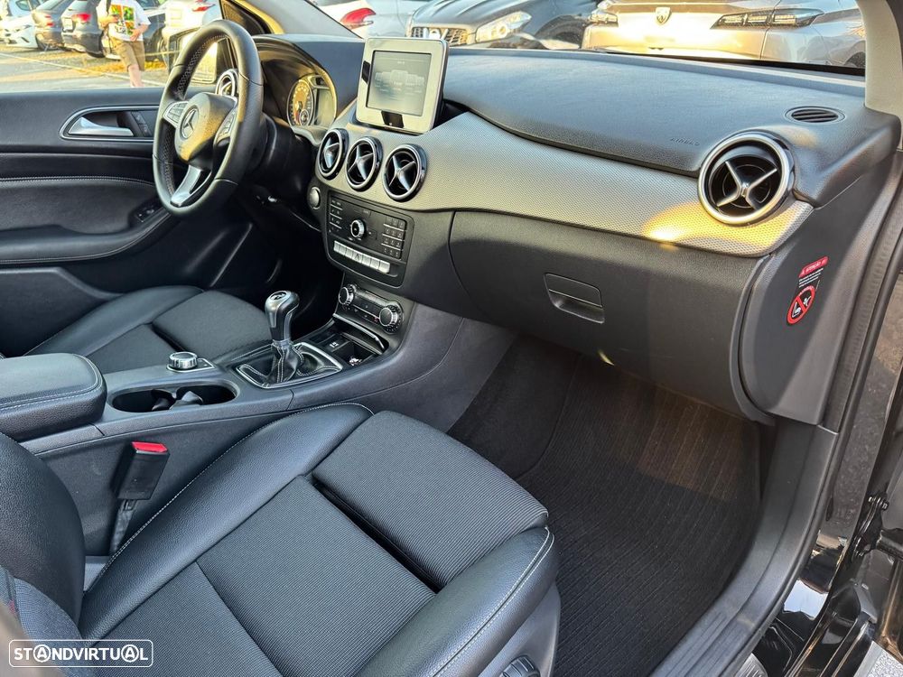 Mercedes-Benz B 180 d Urban - 15