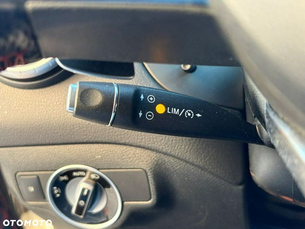 Mercedes-Benz CLA 200 7G-DCT AMG Line - 29