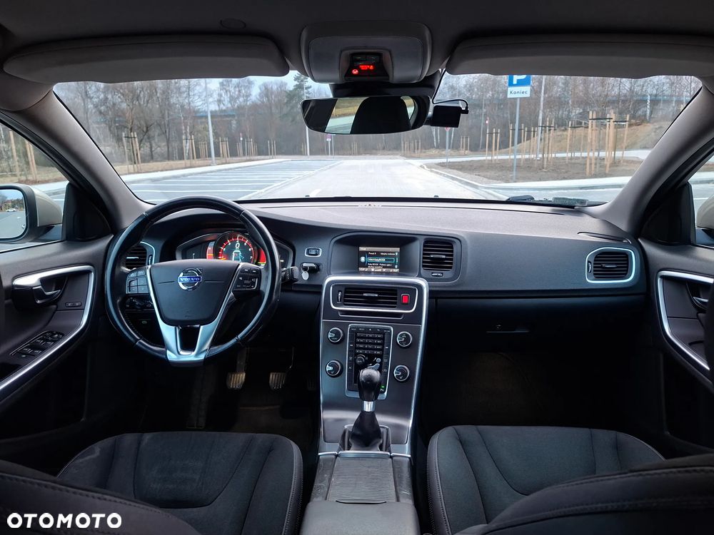 Volvo S60 T3 Momentum - 21