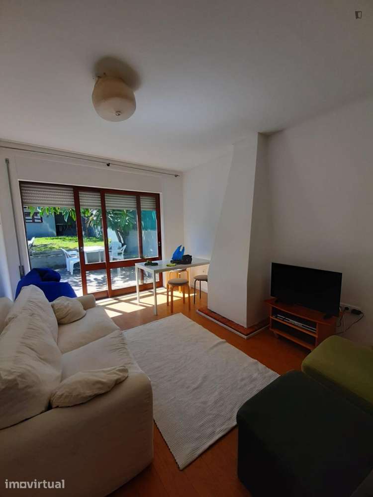 Quarto - localizado em Paranhos Porto - Grande imagem: 3/14