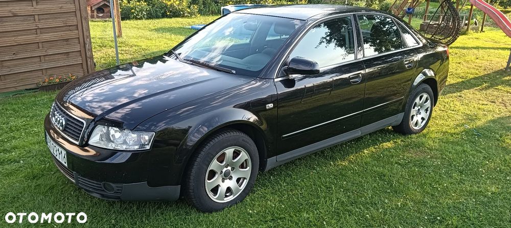 Audi A4 Limousine - 1