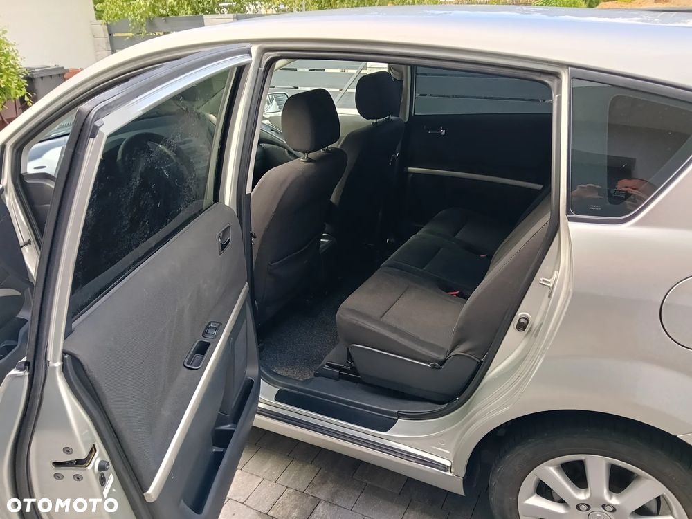 Toyota Corolla Verso - 16