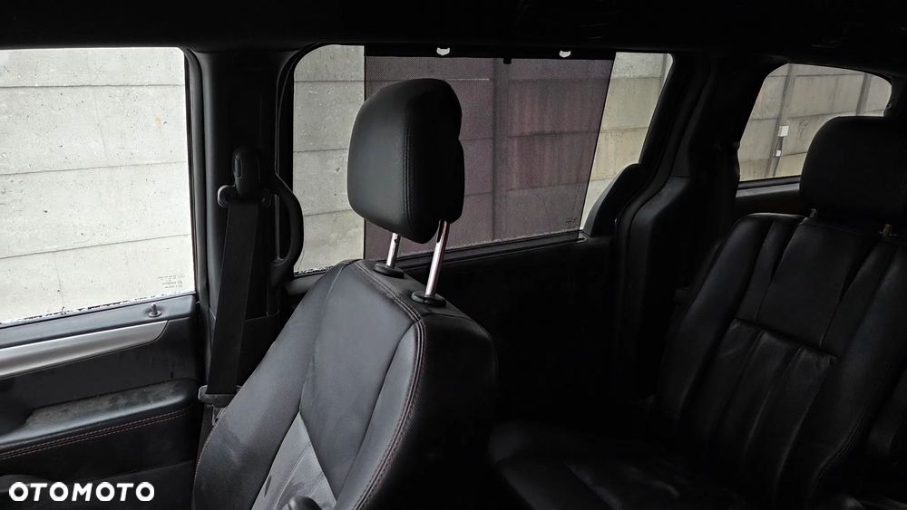 Dodge Grand Caravan - 14