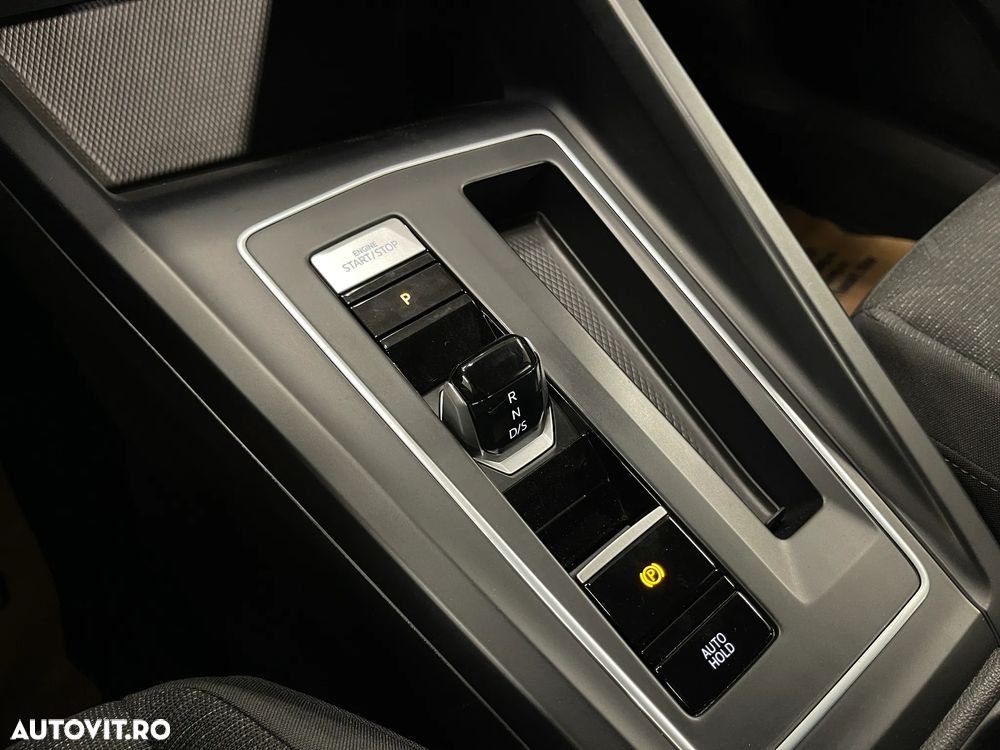 VOLKSWAGEN Golf 2022 — imagine 24