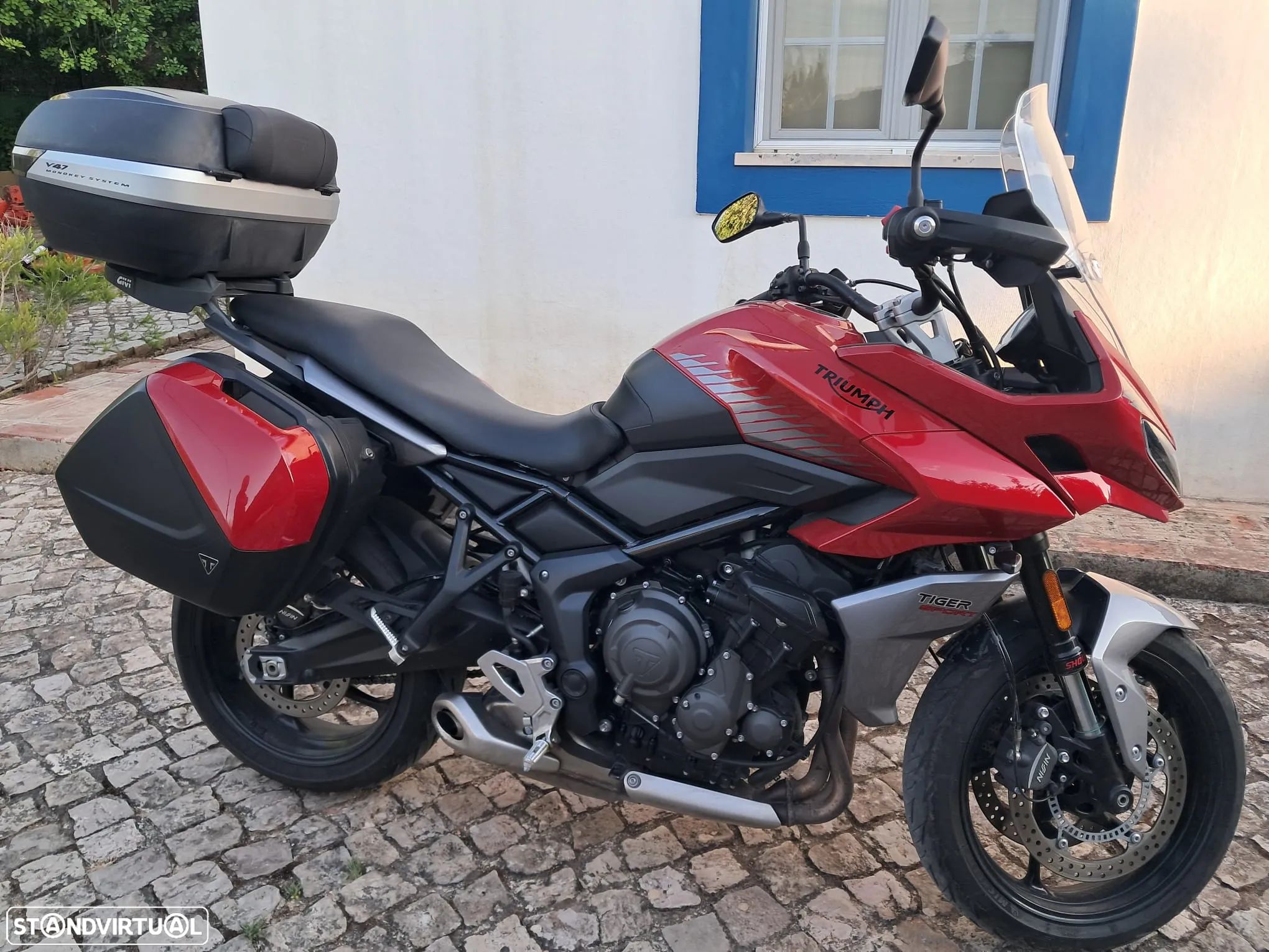 Triumph Tiger - 1
