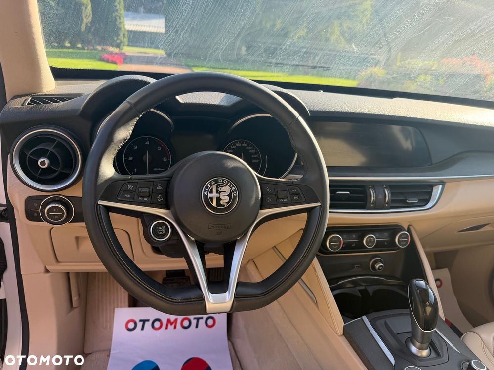 Alfa Romeo Stelvio 2.2 16V AT8-Q4 Executive - 22