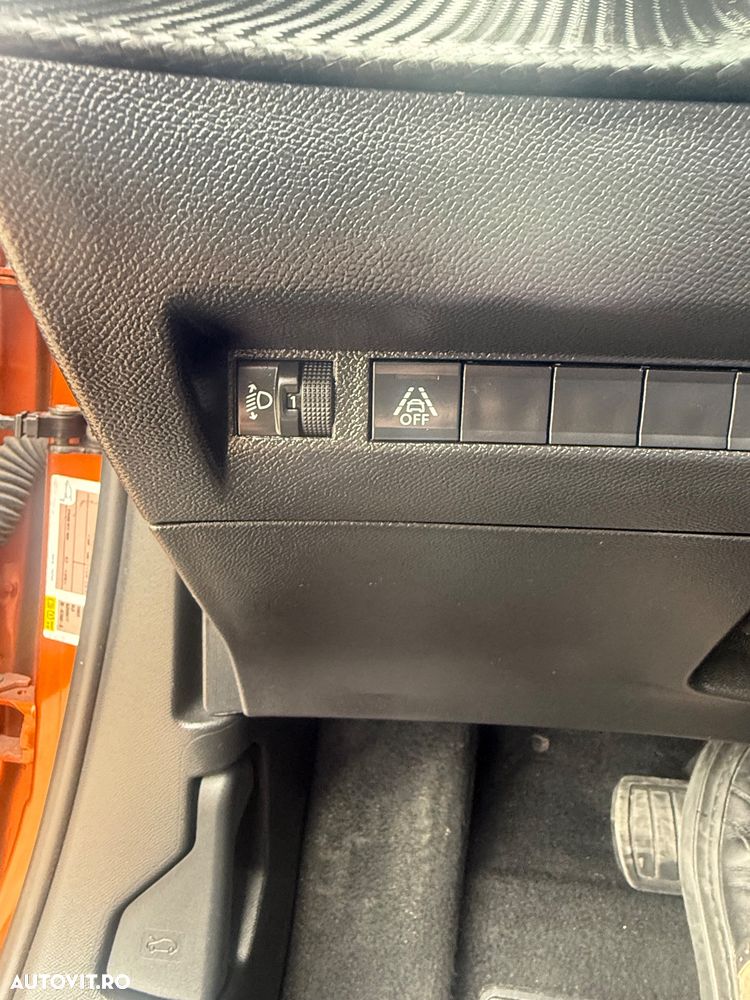 Peugeot 2008 PureTech 130 EAT8 Allure Pack - 11