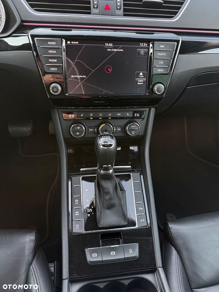 Skoda Superb 2.0 TDI DSG L&K - 31