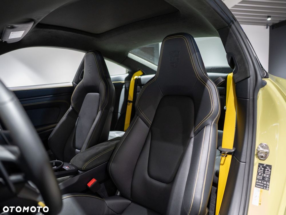 Porsche 911 Carrera T-Hybrid 4 GTS - 27