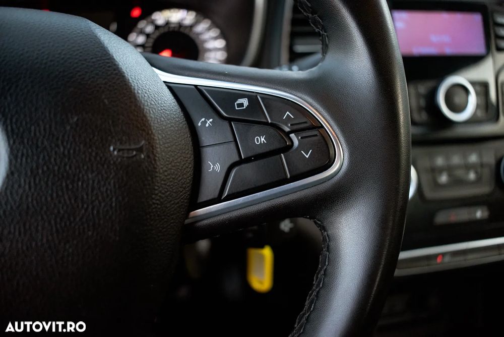 Renault Megane TCE 114 GPF Zen - 25