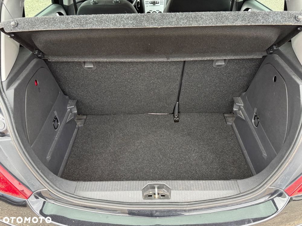Opel Corsa 1.4 16V Satellite - 20
