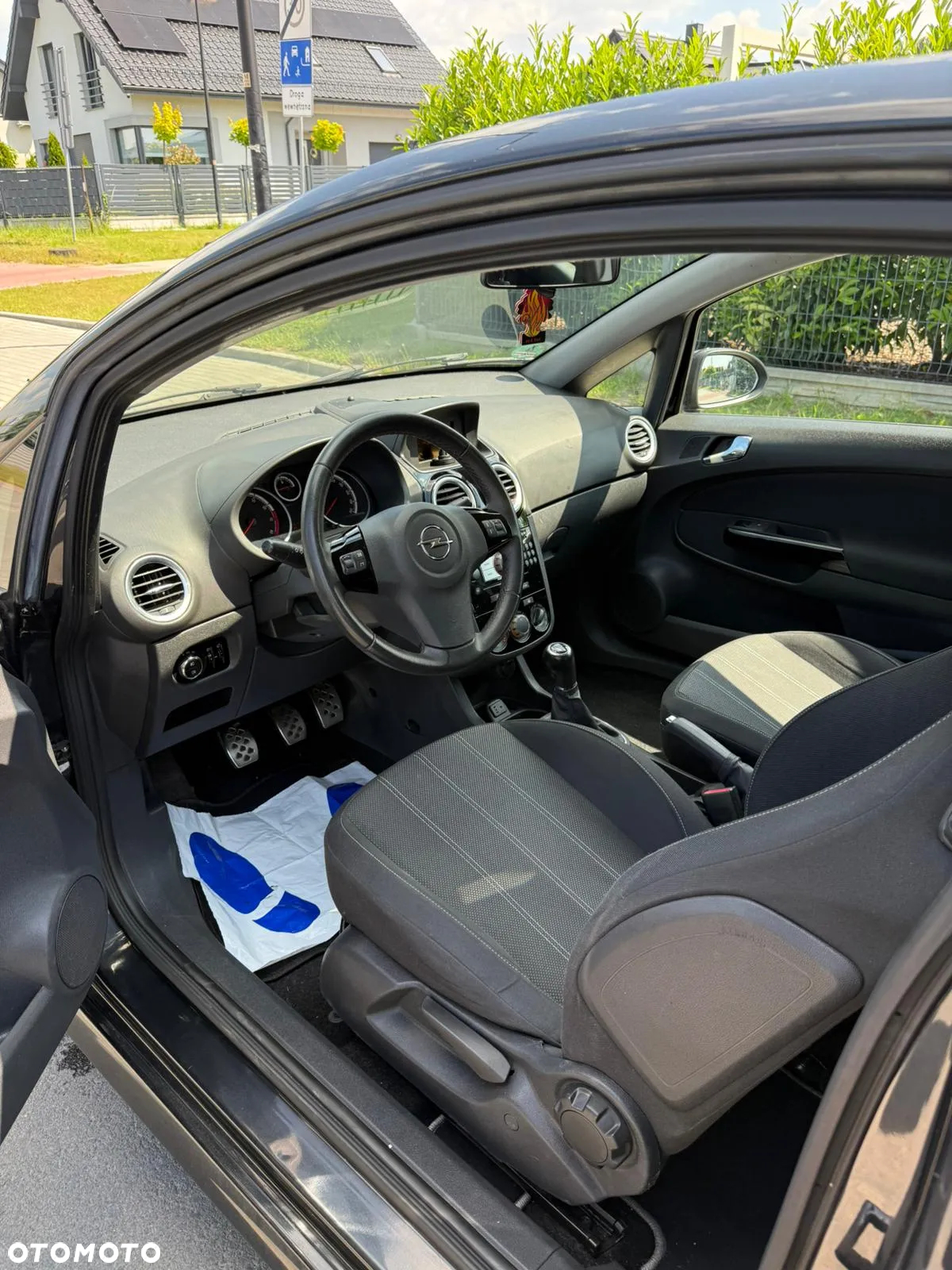 Opel Corsa 1.4 16V Cosmo - 14