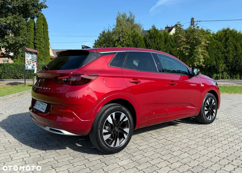 Opel Grandland X 1.2 T GPF Design&Tech S&S - 11