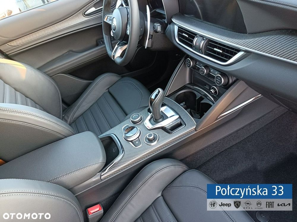 Alfa Romeo Stelvio - 25