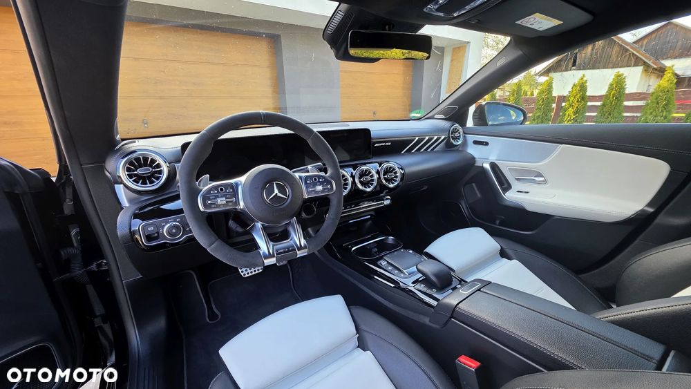 Mercedes-Benz CLA AMG 35 4Matic B AMG Speedshift 7G-DCT - 22