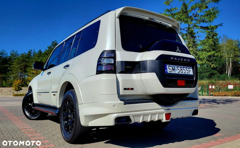 Mitsubishi Pajero - 2