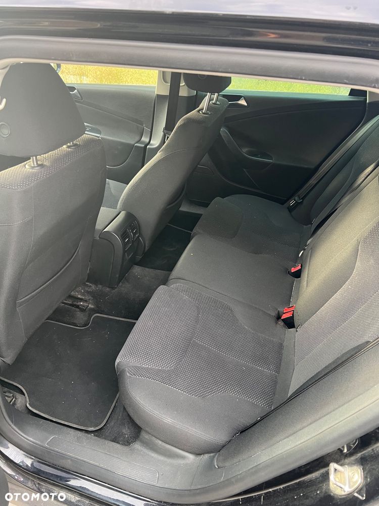 Volkswagen Passat - 6