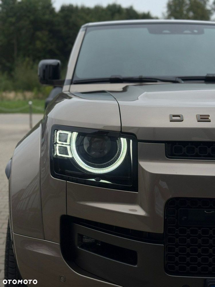 Land Rover Defender - 8