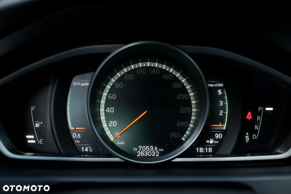 Volvo V40 Cross Country D3 Geartronic Momentum - 28