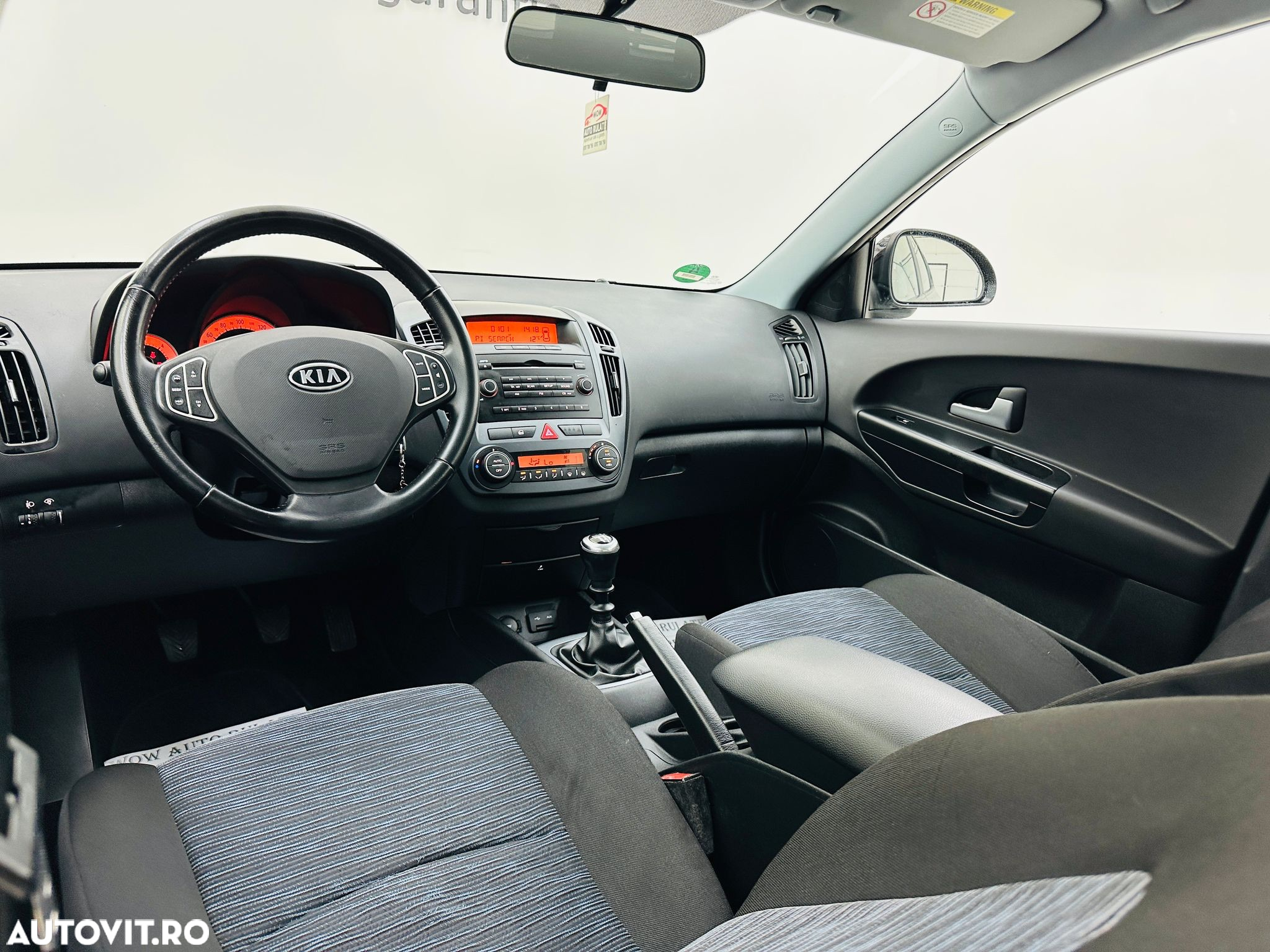 Kia Ceed - 25