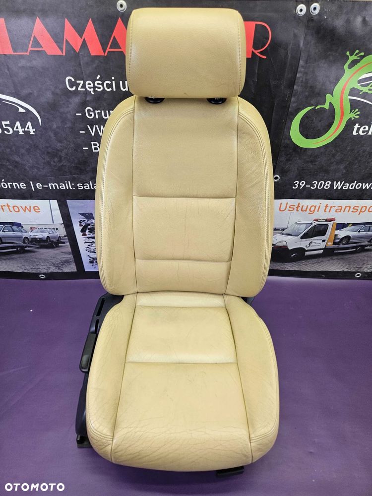 Fotele Fotel Kanapa Składana Jasna Skóra Podświetlanie LED Worek na Narty Audi A6 C6 Sedan - 16