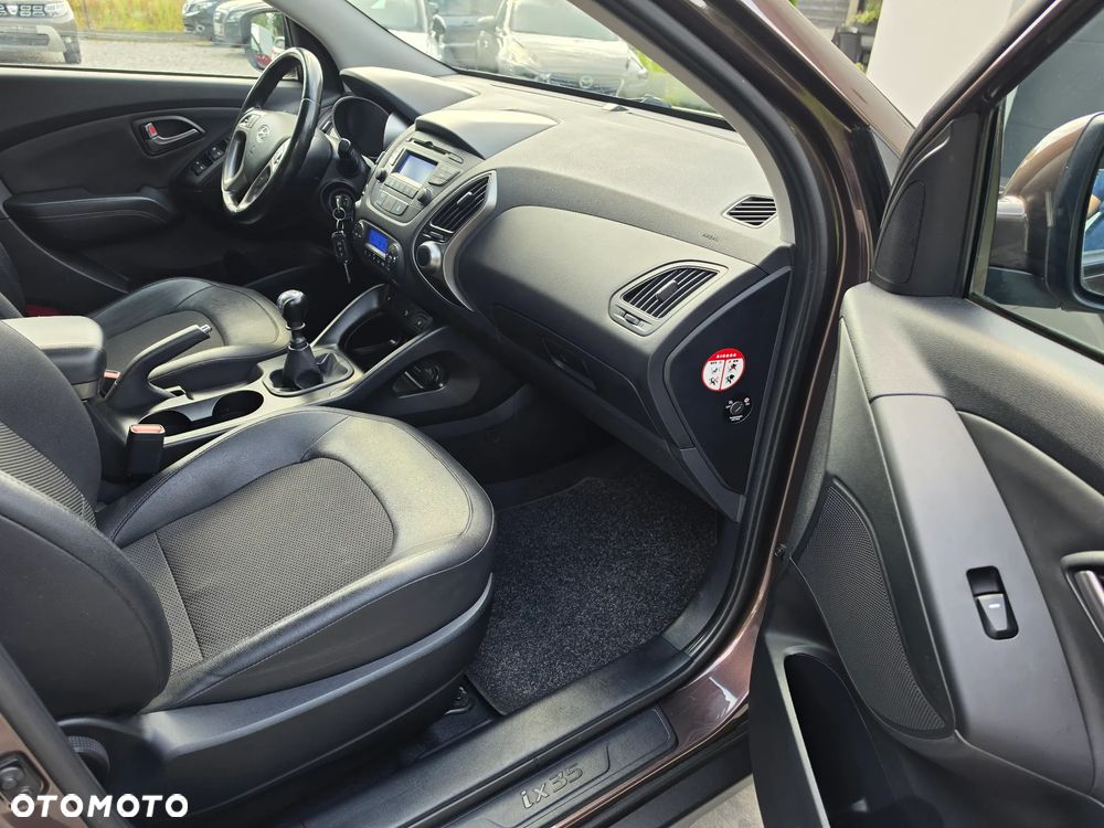 Hyundai ix35 1.6 2WD Fifa World Cup Edition - 12