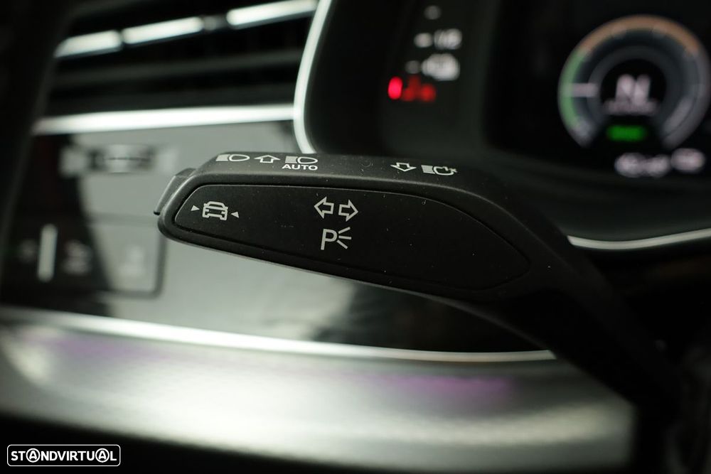 Audi Q8 55 TFSIe quattro Tiptronic - 18