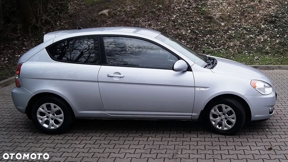 Hyundai Accent - 14