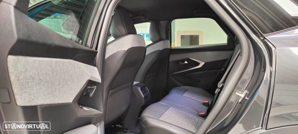 Peugeot 3008 1.2 Hybrid Allure e-DCS6 - 13
